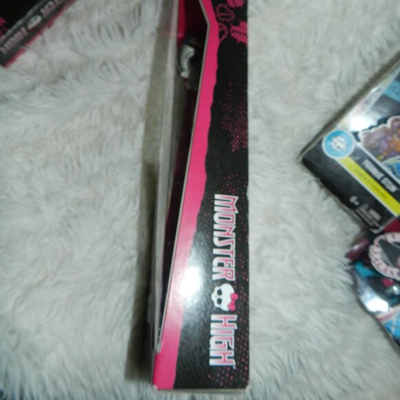 Monster High Frankie Stein Doll Sealed NIB 2015 Mattel🆕FAST😮‍💨⚡🚚 - Picture 9 of 16